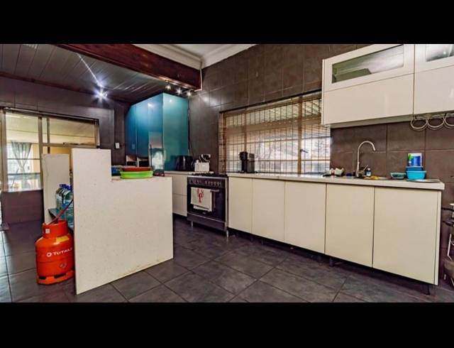 3 BEDROOM HOUSE FOR SALE IN DELVILLE